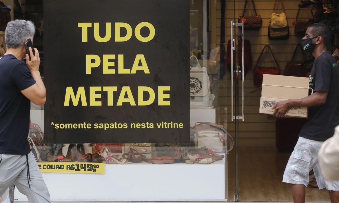 Movimento do comércio de rua durante a flexibilização do isolamento social no Rio de Janeiro