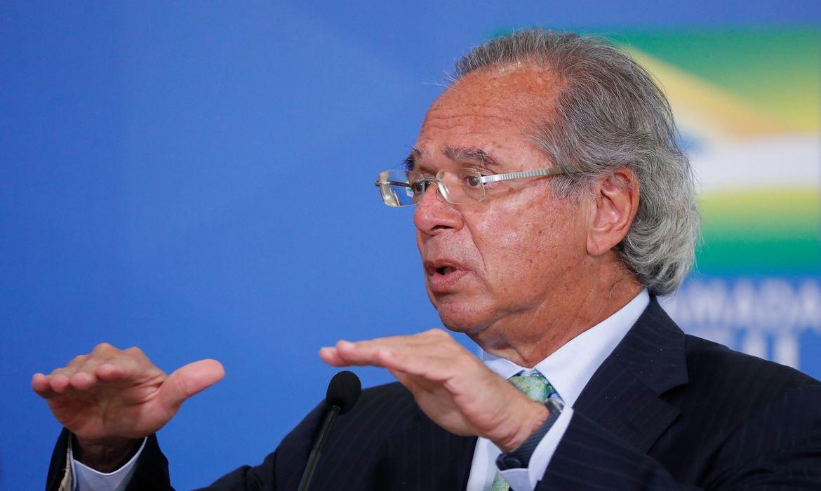 O ministro da Economia, Paulo Guedes, participa da solenidade  de Sanção de  duas medidas provisórias (MP) aprovadas pelo Congresso Nacional, a que institui o Programa Emergencial de Suporte a Empregos (MP 944/20)