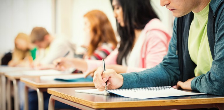 Estudantes