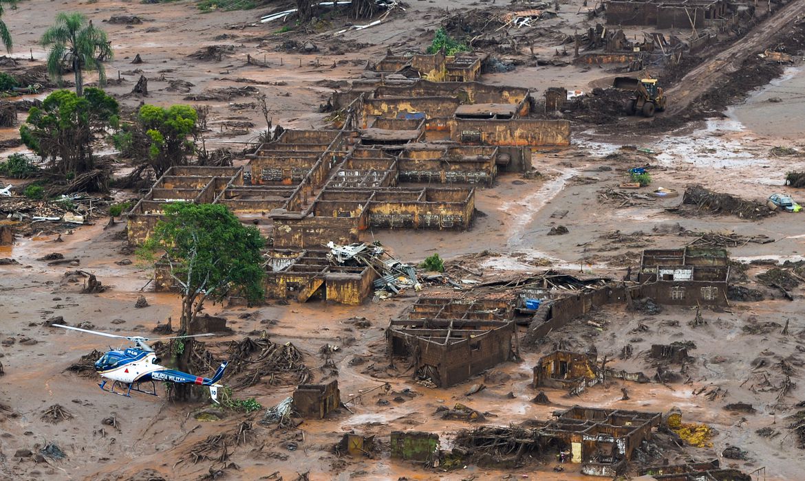 Rompimento de barragem
