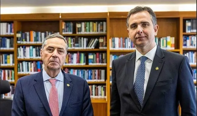 Presidente do Senado, senador Rodrigo Pacheco (PSD-MG), reúne-se com o ministro do Supremo Tribunal Federal (STF), Luís Roberto Barroso, para discutir o piso salarial da enfermagem.